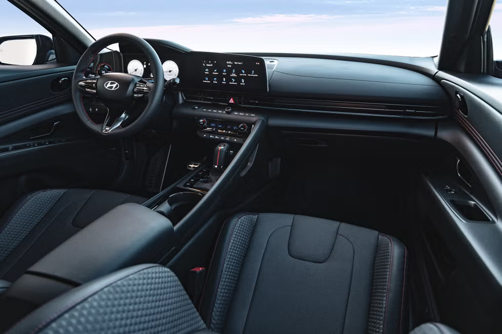 2024-hyundai-elantra-n-line-107-64ef8618cf31e.jpg