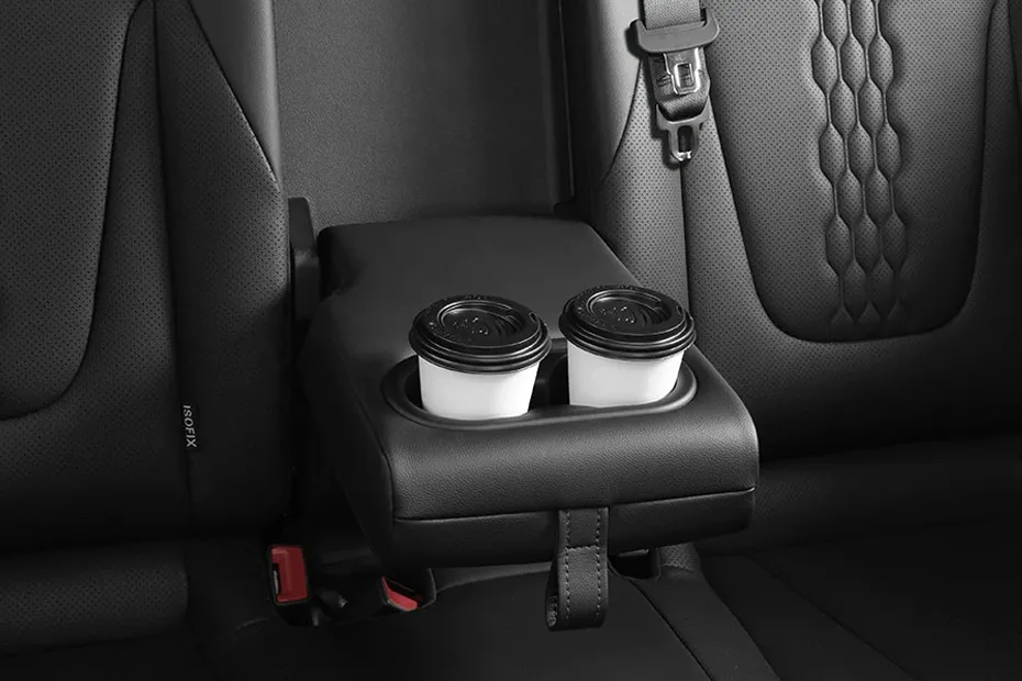 webp_listing_main_2023_Hyundai_Creta_Interior_12