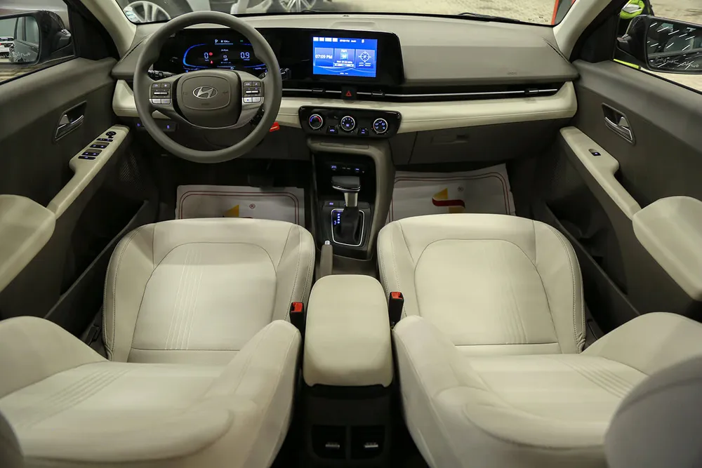 webp_listing_main_2024-Hyundai-Accent-Internal-1